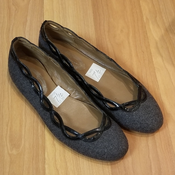 Elie Tahari Arlington Wool Patent Leather Flats - Picture 1 of 8